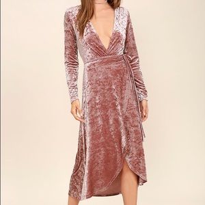 NWT Lulu's Blush velvet midi wrap dress